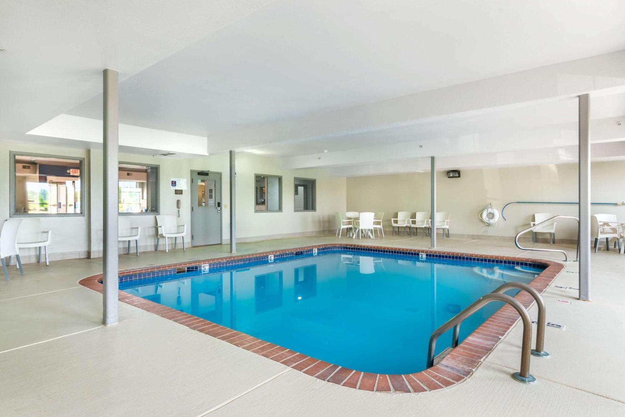 Comfort Inn & Suites St Louis - Chesterfield Court House Buitenkant foto