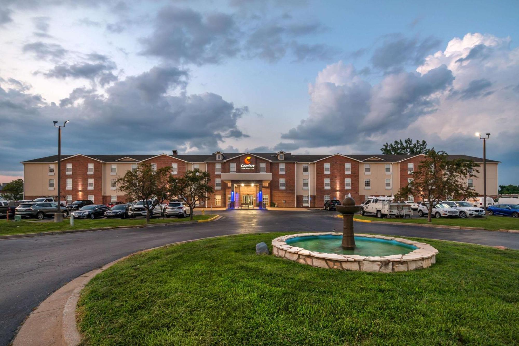 Comfort Inn & Suites St Louis - Chesterfield Court House Buitenkant foto