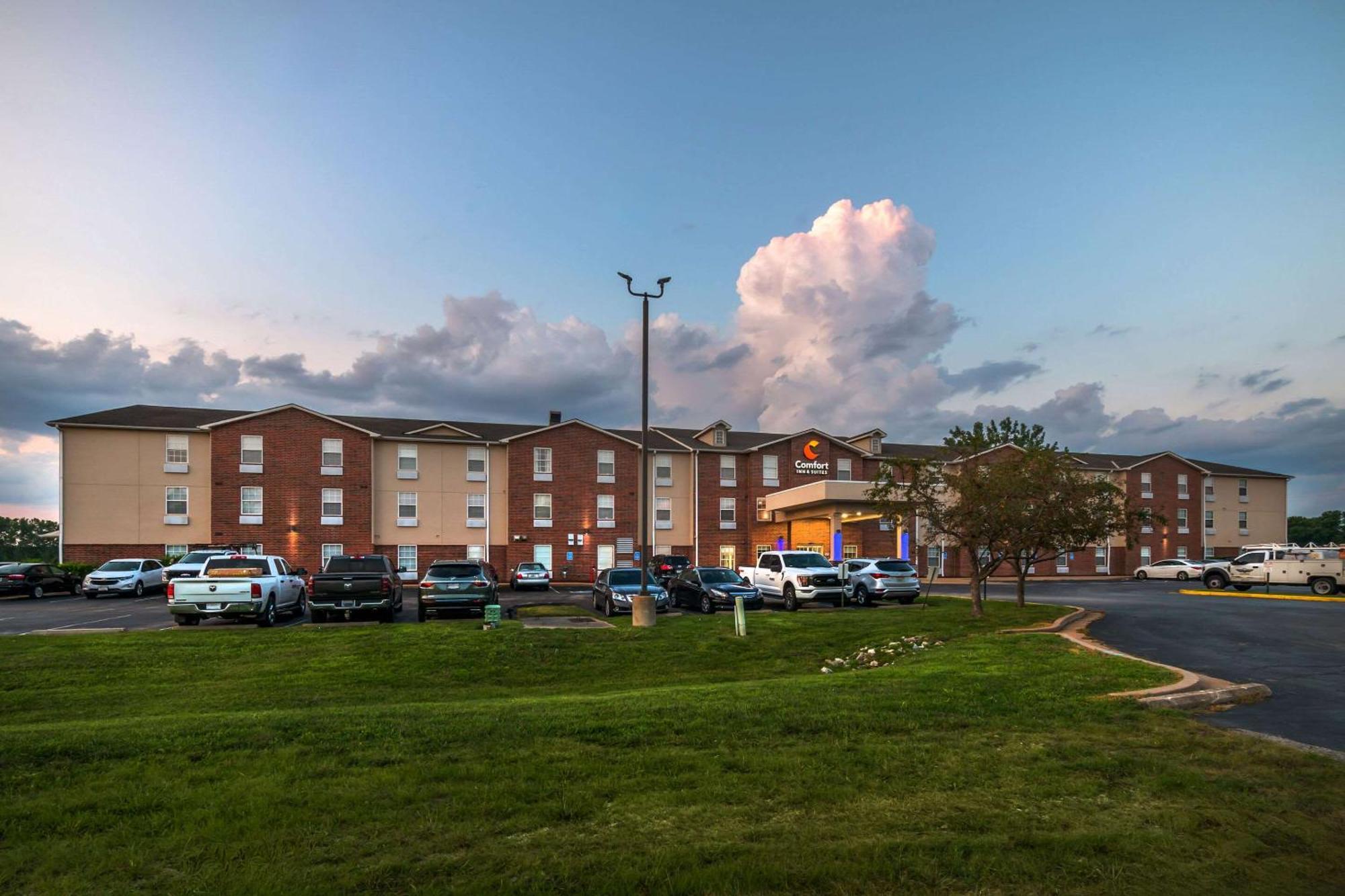 Comfort Inn & Suites St Louis - Chesterfield Court House Buitenkant foto